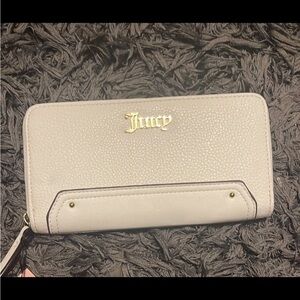Juicy couture wallet